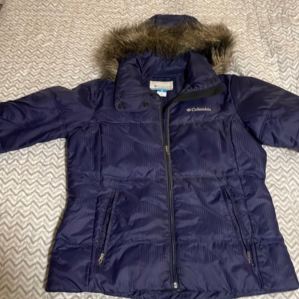 Columbia girls winter coat. Dark purple M